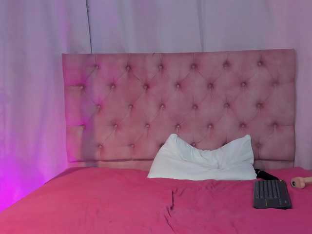 -Dasha's BongaCams show and profile