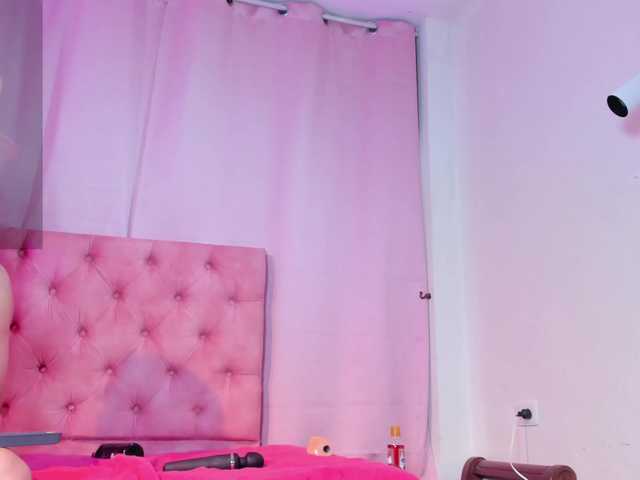 -Dasha's BongaCams show and profile