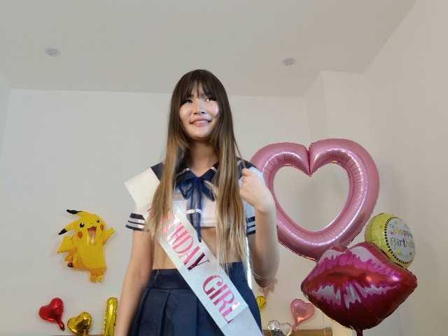 tomi-luvs Live Cam on BongaCams