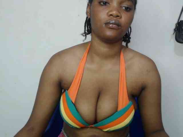 Hotchoccoo Live Webcam on BongaCams