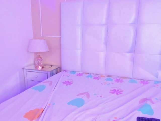 Emma-Houston's BongaCams show and profile