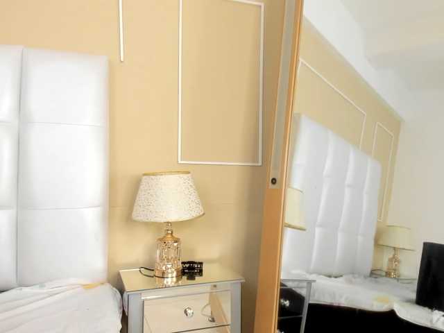 Emma-Houston's BongaCams show and profile