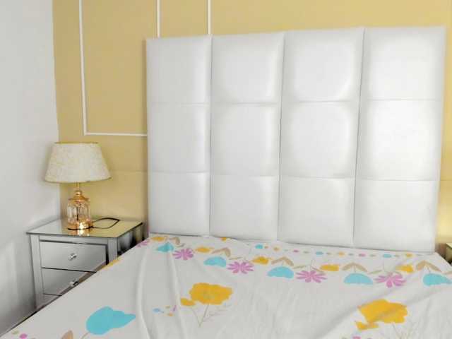 Emma-Houston's BongaCams show and profile