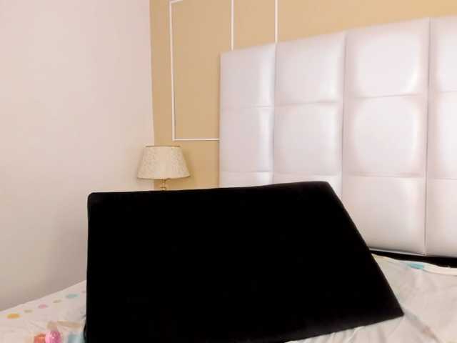 Emma-Houston's BongaCams show and profile