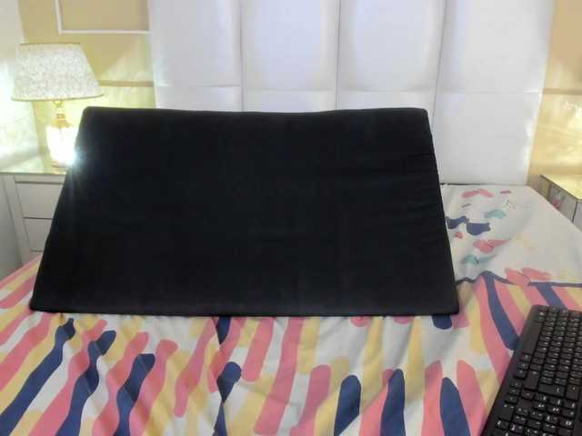 Emma-Houston's BongaCams show and profile