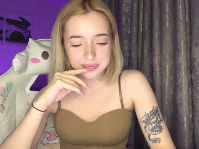 Elliana Miller (EllianaMiller)