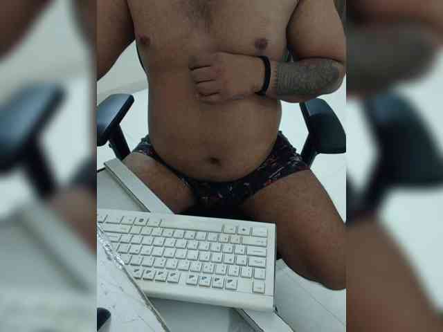 DesiFlirtKing Live Webcam on BongaCams