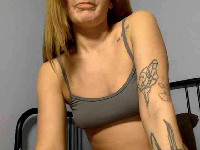 KiraSigmaMeow Live Webcam on BongaCams