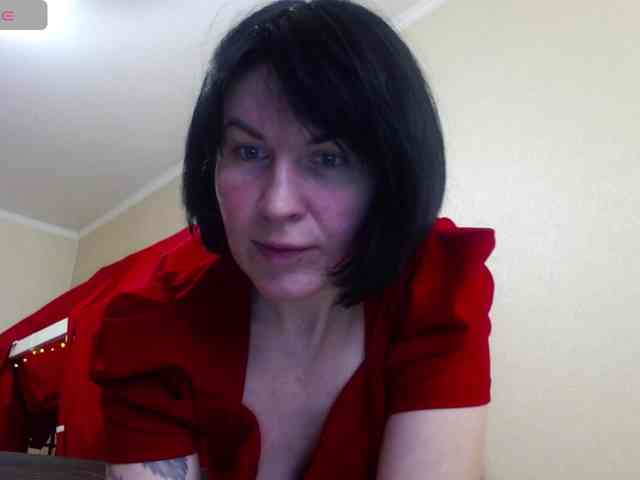 tattooed-girl webcam