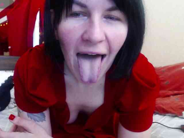 tattooed-girl webcam