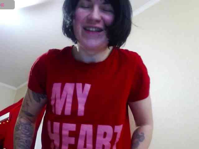 tattooed-girl webcam