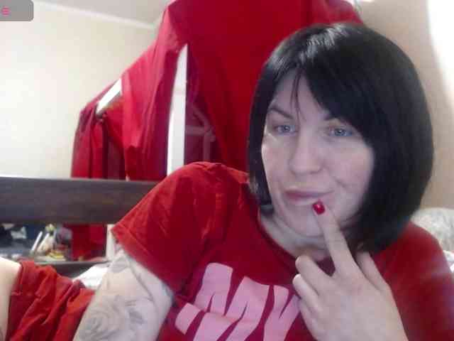 tattooed-girl webcam