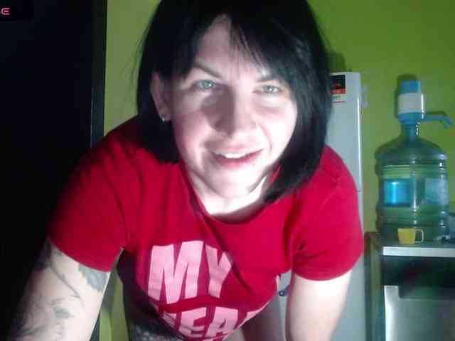 tattooed-girl webcam