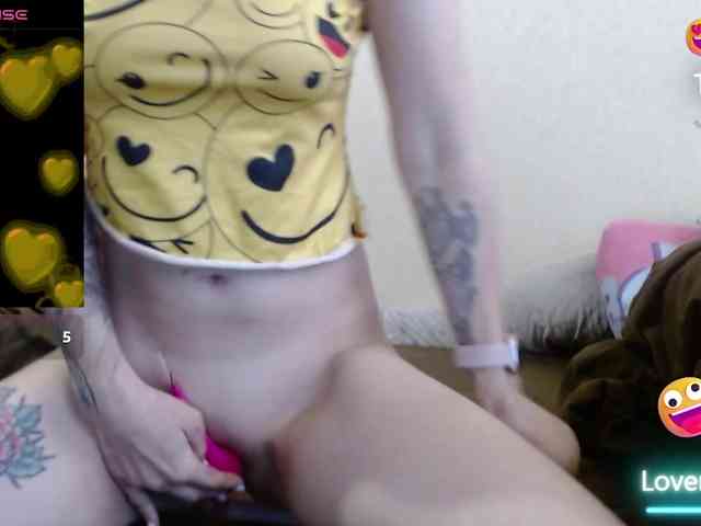 tattooed-girl