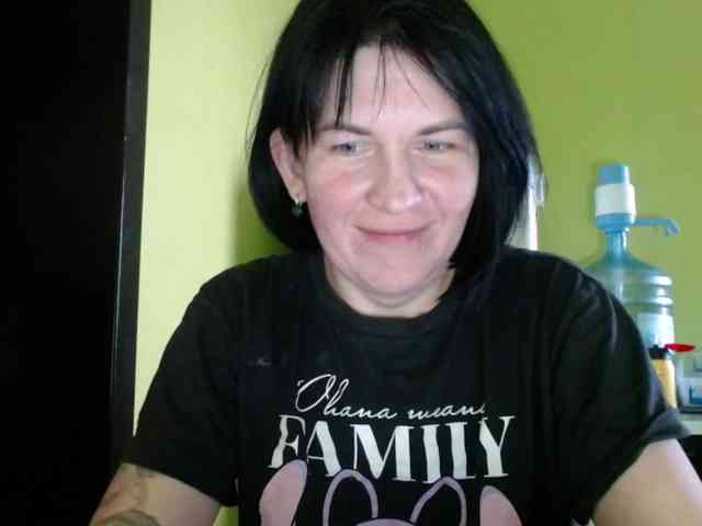 tattooed-girl webcam