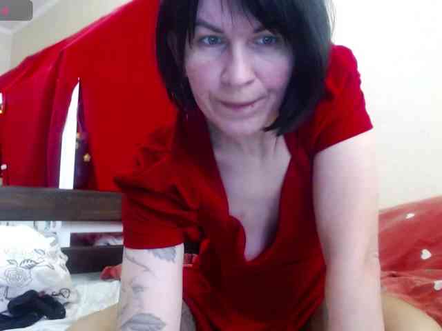 tattooed-girl webcam