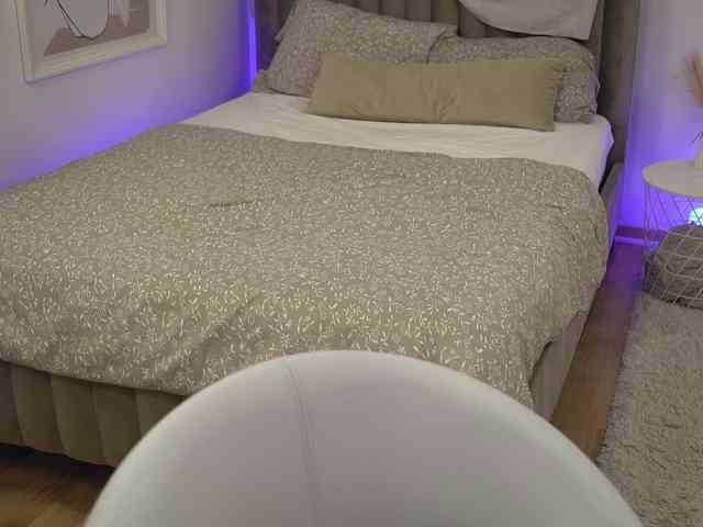 ChristySummers webcam