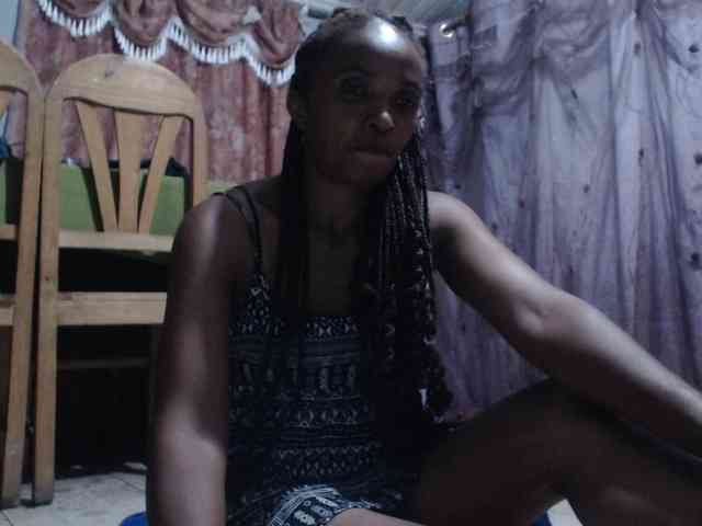 PinaHot200 Live Webcam on BongaCams