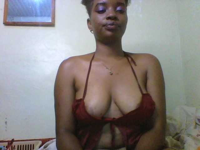 CaramelBuns webcam bongacams model stream image