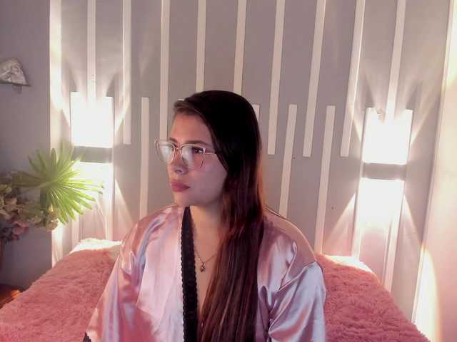 Kinky-Esmerald webcam stream