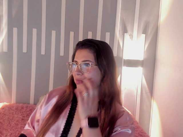 Kinky-Esmerald Live Cam on BongaCams