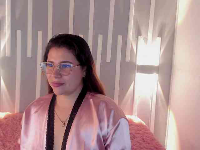 Kinky-Esmerald webcam