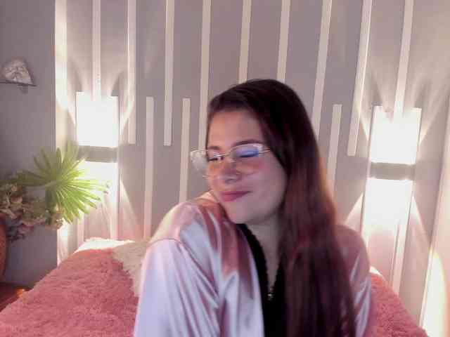 Kinky-Esmerald webcam