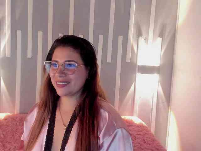 Kinky-Esmerald webcam