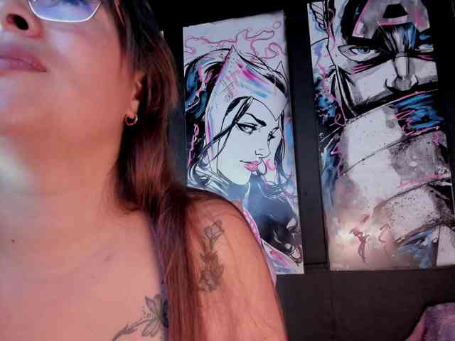 Kinky-Esmerald webcam