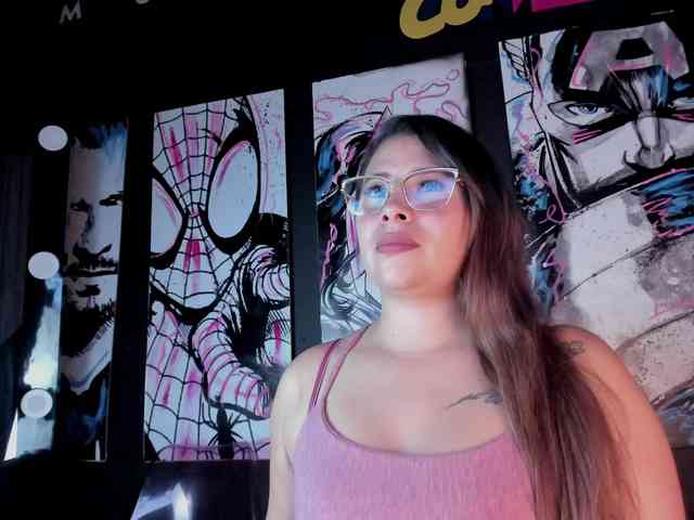 Kinky-Esmerald webcam