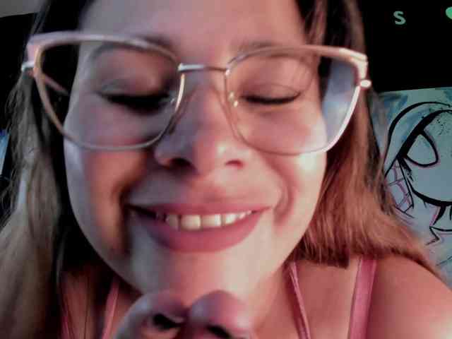 Kinky-Esmerald webcam