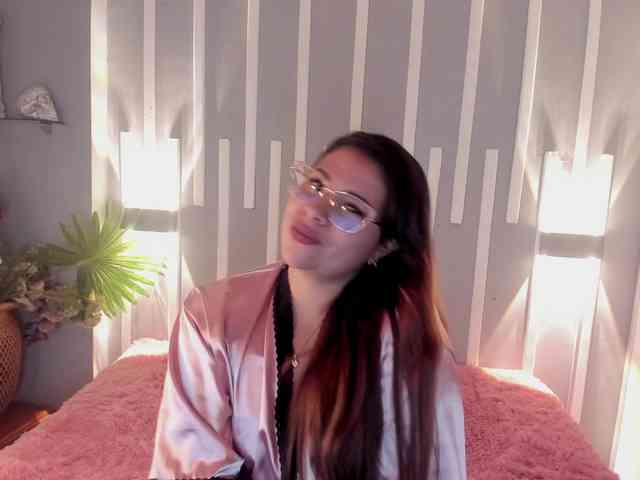 Kinky-Esmerald webcam