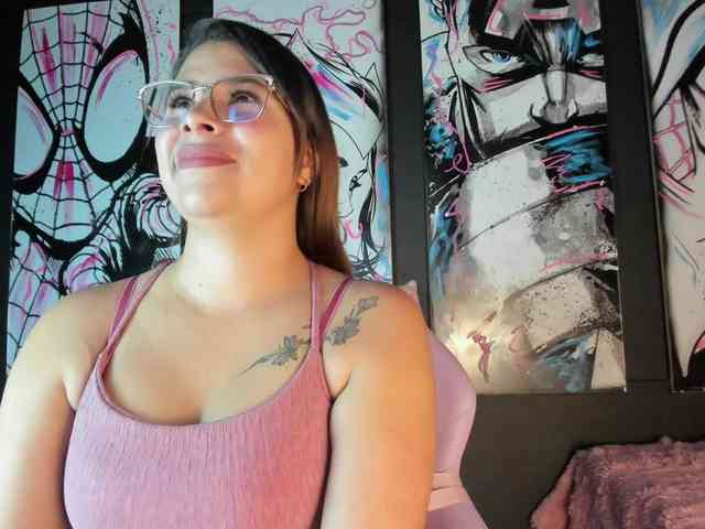 Kinky-Esmerald webcam