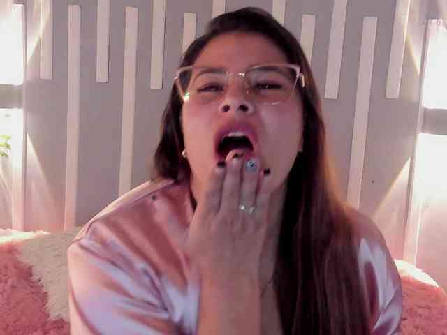 Kinky-Esmerald webcam