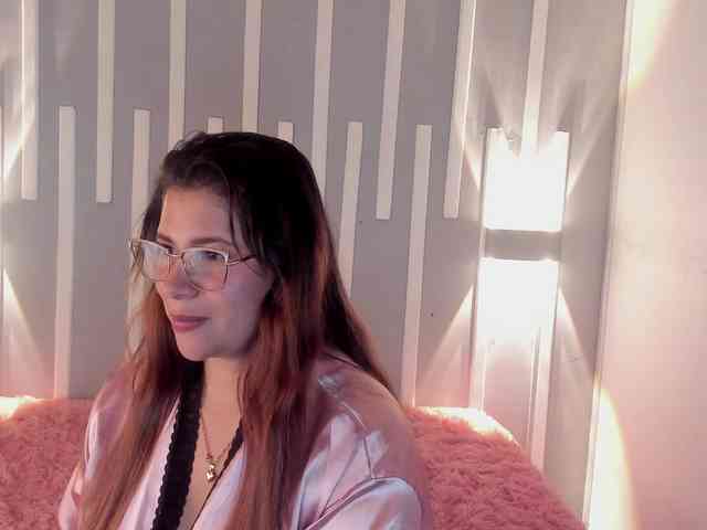 Kinky-Esmerald webcam