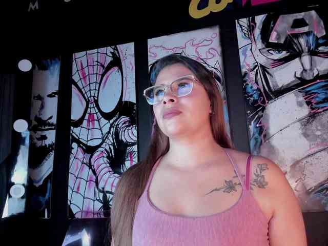 Kinky-Esmerald webcam