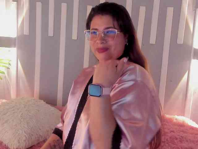 Kinky-Esmerald webcam