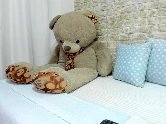 Ambar-Jay's BongaCams show and profile