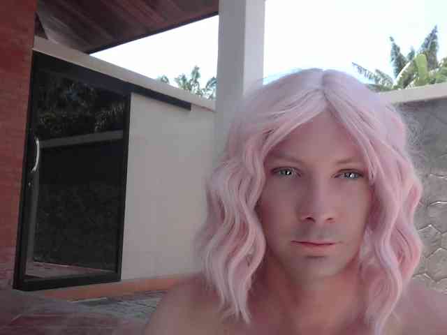 whiteladyboy