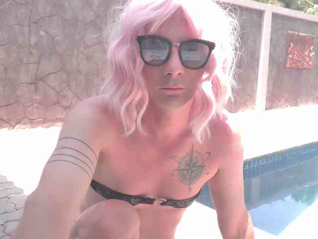 whiteladyboy