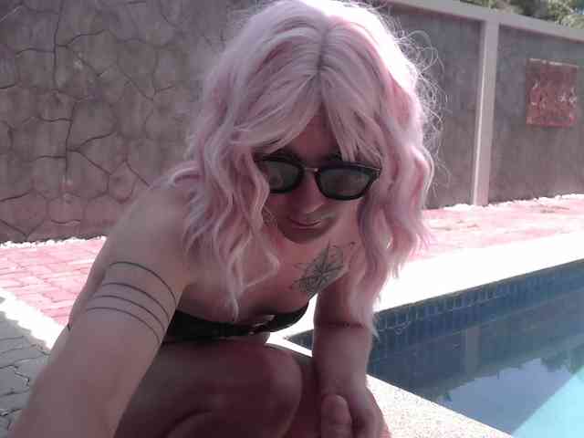 whiteladyboy Live Webcam on BongaCams