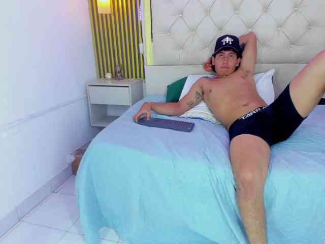 AxelMonroe AxelMonroe