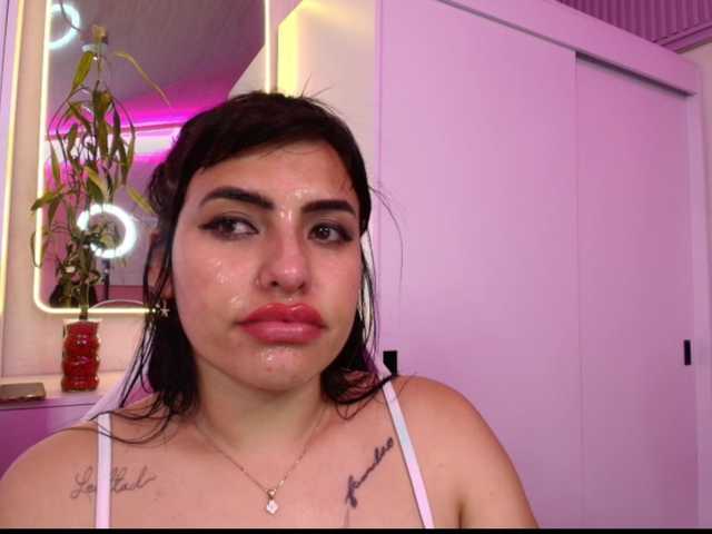 NAOMIAMAZING01's BongaCams show and profile