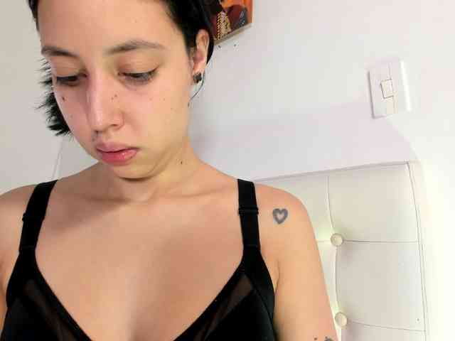 MiaEvans0 Live Webcam on BongaCams