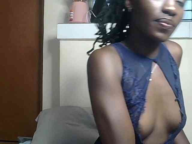 FlirtyZariah webcam