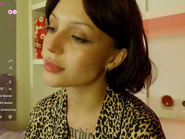 BadPrincessJenny's BongaCams show and profile