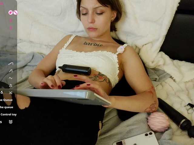 BadPrincessJenny's BongaCams show and profile