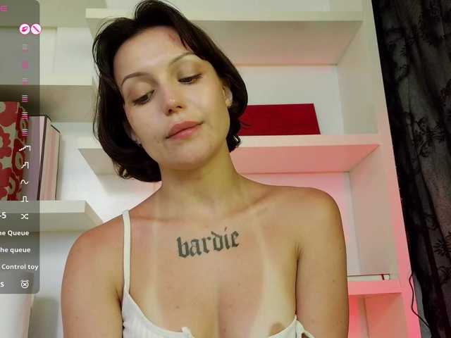 BadPrincessJenny's BongaCams show and profile