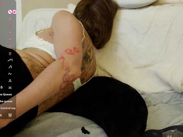 BadPrincessJenny's BongaCams show and profile