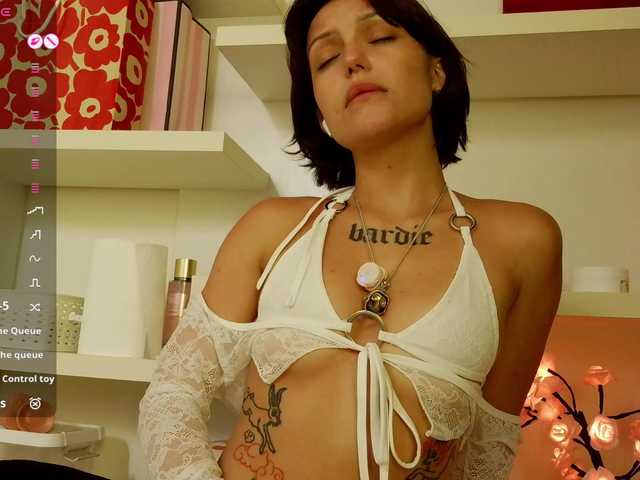 BadPrincessJenny's BongaCams show and profile